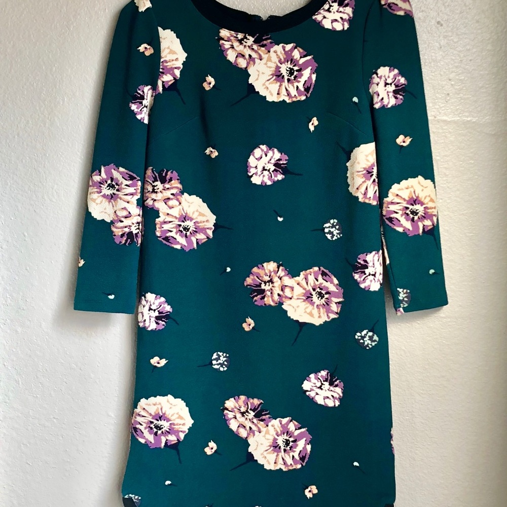 Green to the knee dress.